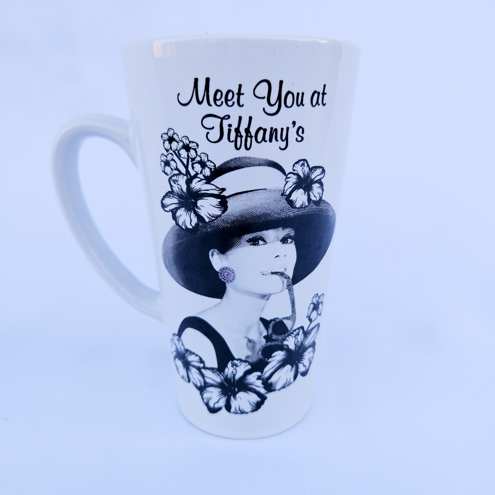 Radio Days Audrey Hepburn "Meet you at Tiffany's Latte/Coffee Mug Black & White